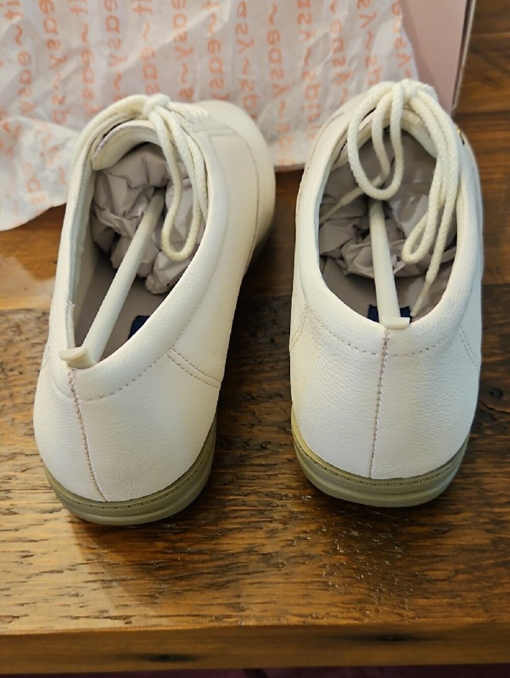 Nwt Easy Spirit Esmotion White LE Sneakers - Picture 9 of 12